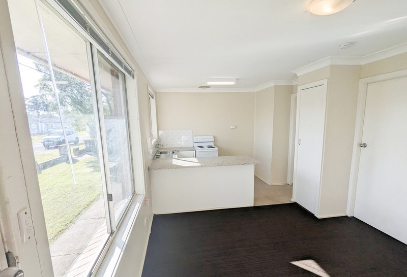 Photo - 2/11 Wickham Street, Stanford Merthyr NSW 2327 - Image 4