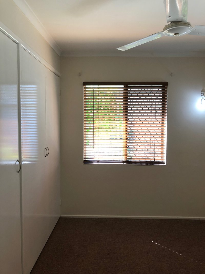 Photo - 2/11 Withers Street, Kawana QLD 4701 - Image 4