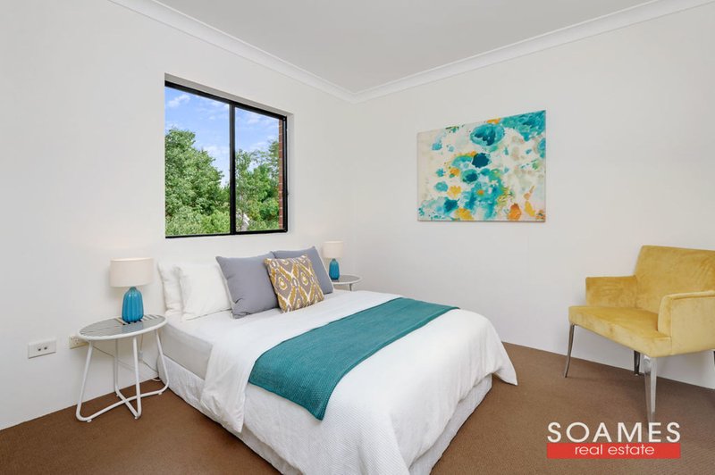 Photo - 21/10-16 Forbes Street, Hornsby NSW 2077 - Image 6