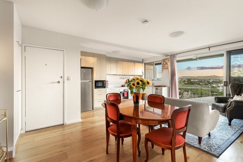Photo - 2/110 Crosby Road, Ascot QLD 4007 - Image 9