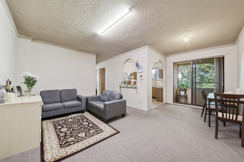 Photo - 21/10 Forbes Street, Warwick Farm NSW 2170 - Image 2