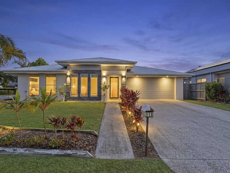 Photo - 2/110 Foxtail Crescent, Banksia Beach QLD 4507 - Image 1