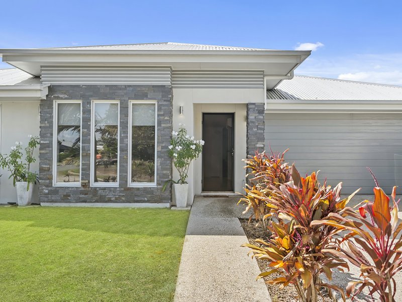 Photo - 2/110 Foxtail Crescent, Banksia Beach QLD 4507 - Image 3