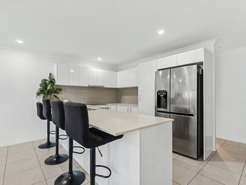 Photo - 2/110 Foxtail Crescent, Banksia Beach QLD 4507 - Image 8