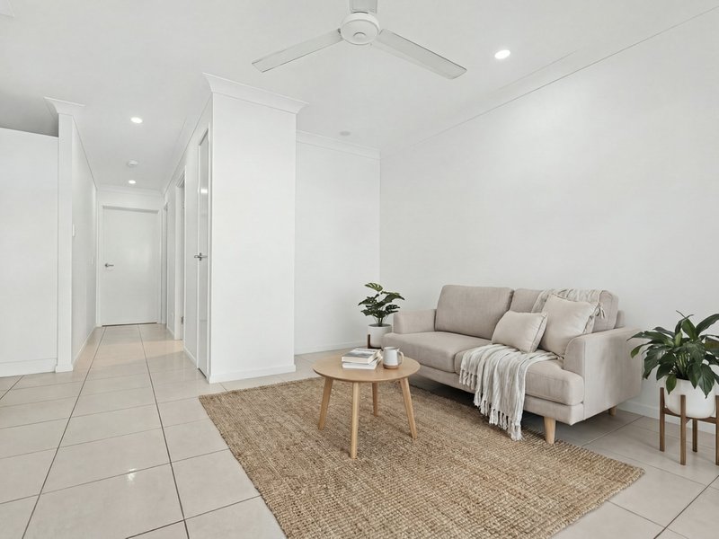 Photo - 2/110 Foxtail Crescent, Banksia Beach QLD 4507 - Image 11