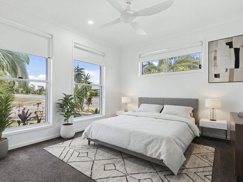 Photo - 2/110 Foxtail Crescent, Banksia Beach QLD 4507 - Image 13