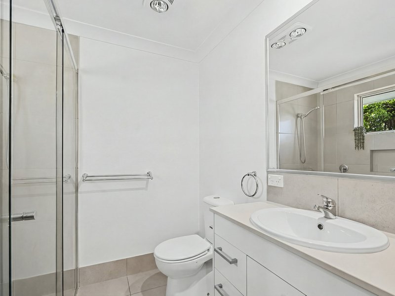 Photo - 2/110 Foxtail Crescent, Banksia Beach QLD 4507 - Image 17