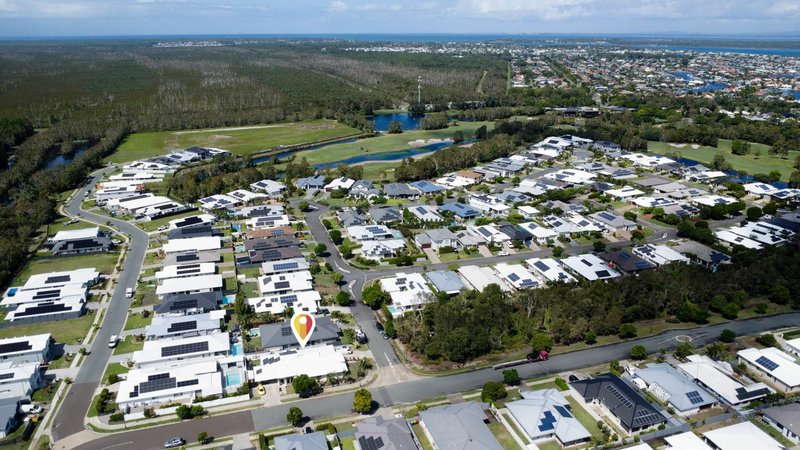 Photo - 2/110 Foxtail Crescent, Banksia Beach QLD 4507 - Image 20