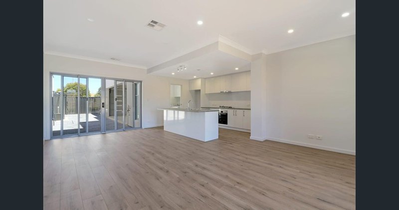 Photo - 2/110 Lovelock Drive, Noarlunga Downs SA 5168 - Image 5