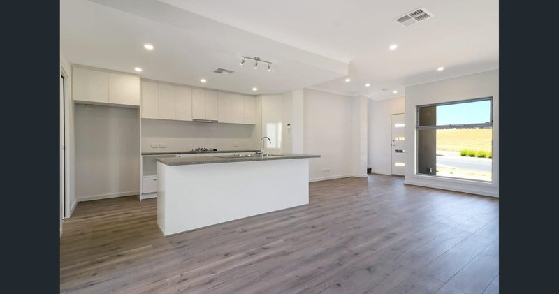 Photo - 2/110 Lovelock Drive, Noarlunga Downs SA 5168 - Image 6