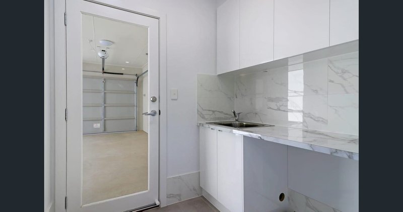 Photo - 2/110 Lovelock Drive, Noarlunga Downs SA 5168 - Image 7