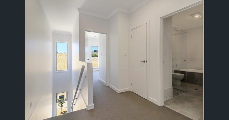 Photo - 2/110 Lovelock Drive, Noarlunga Downs SA 5168 - Image 8
