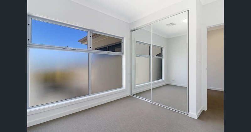 Photo - 2/110 Lovelock Drive, Noarlunga Downs SA 5168 - Image 9