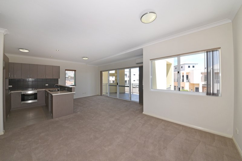 Photo - 21/10 Pavonia Link, Clarkson WA 6030 - Image 3