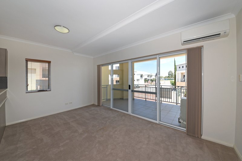 Photo - 21/10 Pavonia Link, Clarkson WA 6030 - Image 8