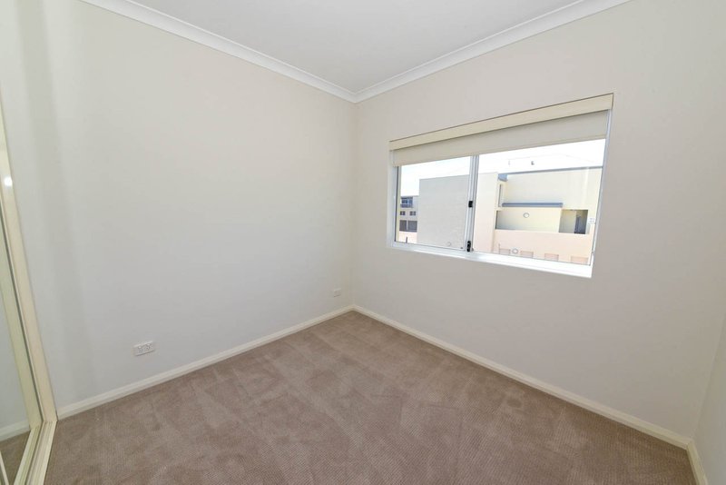 Photo - 21/10 Pavonia Link, Clarkson WA 6030 - Image 13