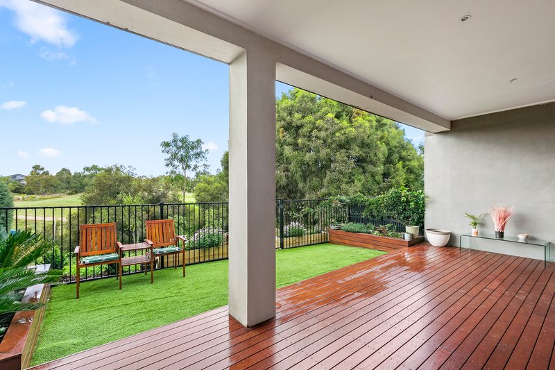 2/110 Sanctuary Lakes North Boulevard, Sanctuary Lakes VIC 3030