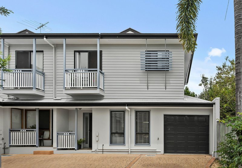 Photo - 2/110 Waverley Street, Annerley QLD 4103 - Image 2