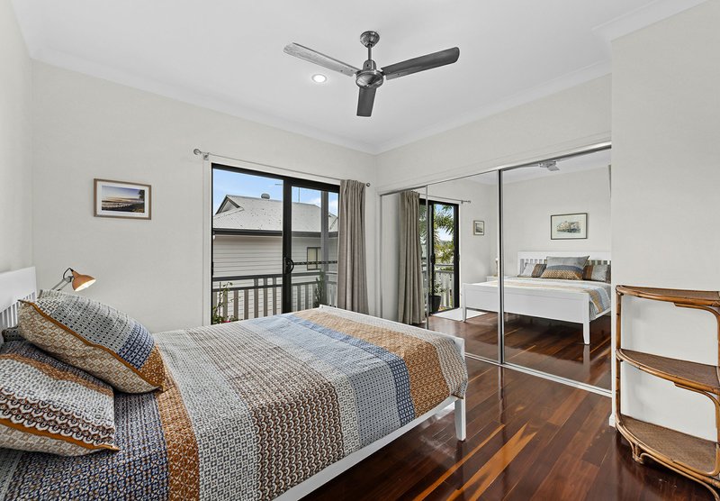 Photo - 2/110 Waverley Street, Annerley QLD 4103 - Image 14