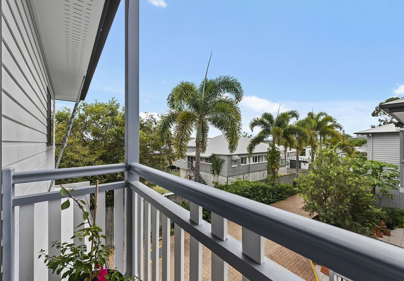 Photo - 2/110 Waverley Street, Annerley QLD 4103 - Image 15