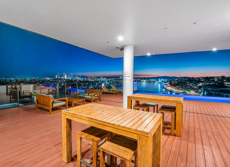 Photo - 21105/37D Harbour Road, Hamilton QLD 4007 - Image 16
