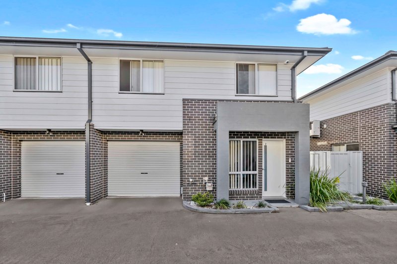 2/111 Canberra Street, Oxley Park NSW 2760