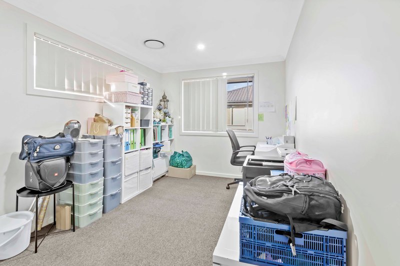 Photo - 2/111 Canberra Street, Oxley Park NSW 2760 - Image 10