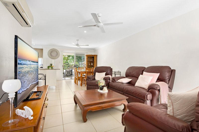 Photo - 2/111 Cowie Road, Carseldine QLD 4034 - Image 3