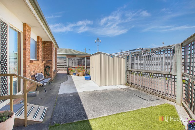 Photo - 2/111 Gunn Street, Devonport TAS 7310 - Image 8