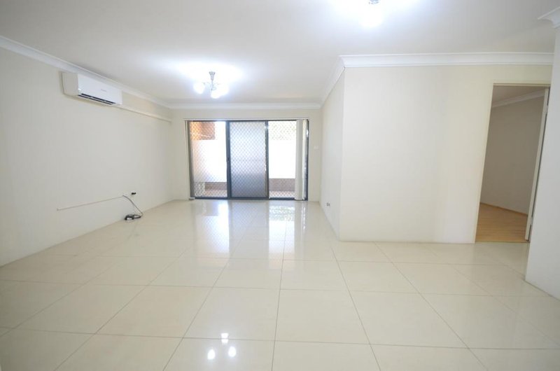 Photo - 2/111 Lane Street, Wentworthville NSW 2145 - Image 2