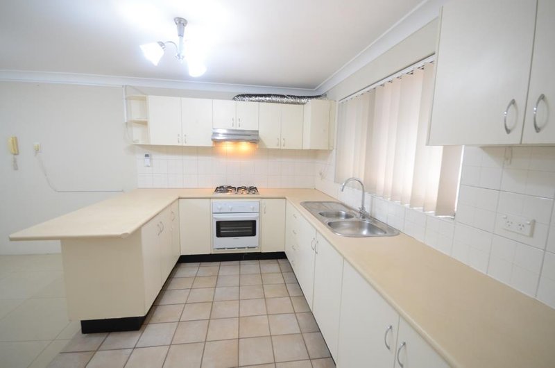 Photo - 2/111 Lane Street, Wentworthville NSW 2145 - Image 5