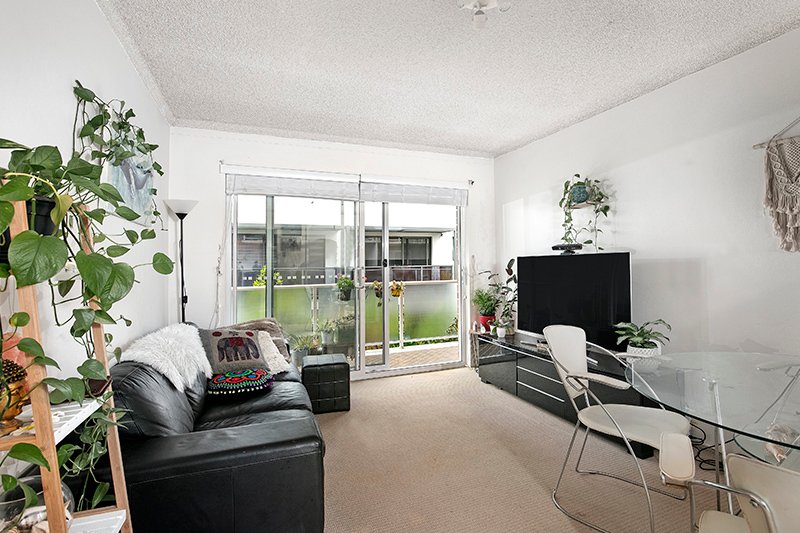 Photo - 2/111 Pacific Parade, Dee Why NSW 2099 - Image 2