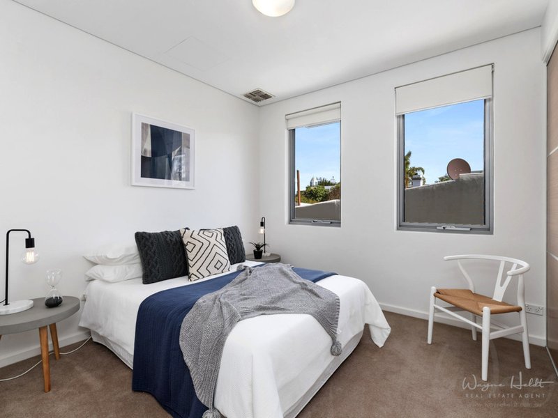 Photo - 2/111 Summers Street, Perth WA 6000 - Image 17