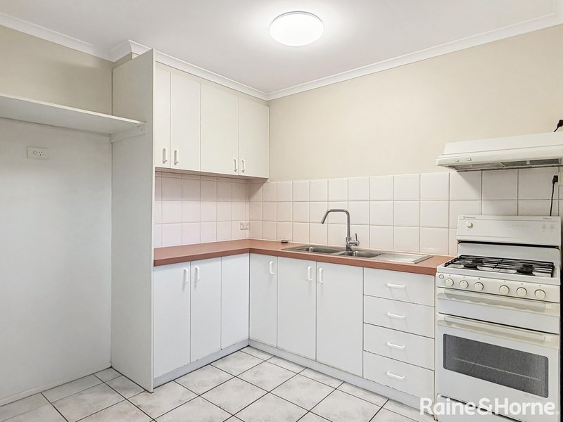 Photo - 2/111 Uriarra Road, Crestwood NSW 2620 - Image 4