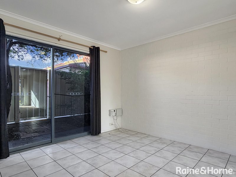 Photo - 2/111 Uriarra Road, Crestwood NSW 2620 - Image 5