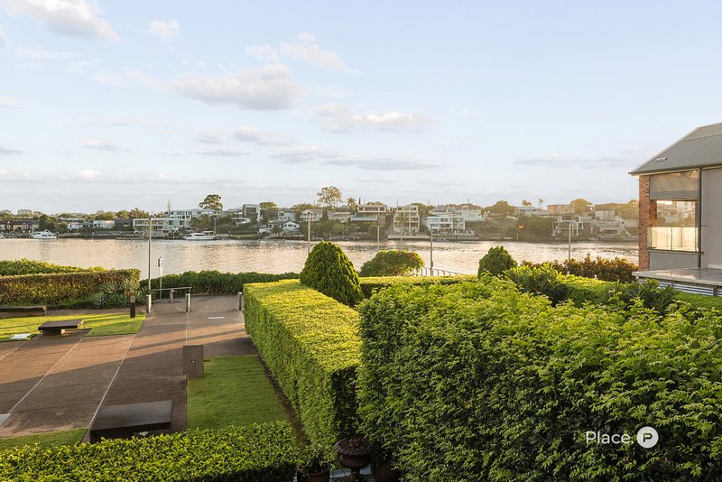 Photo - 2111/32 Refinery Parade, New Farm QLD 4005 - Image 2
