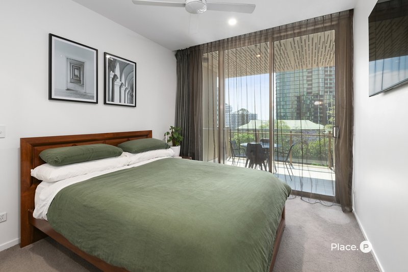 Photo - 211/25 Shafston Avenue, Kangaroo Point QLD 4169 - Image 9