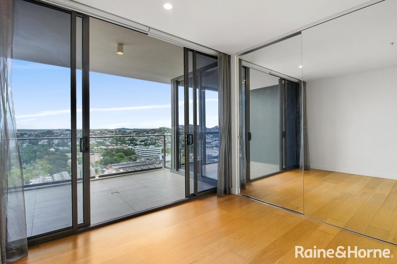 Photo - 2112/55 Railway Terrace, Milton QLD 4064 - Image 6