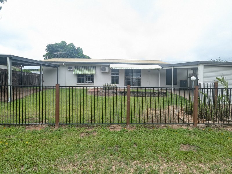 Photo - 2/113 Jensen Street, Whitfield QLD 4870 - Image 1