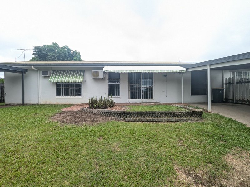 Photo - 2/113 Jensen Street, Whitfield QLD 4870 - Image 2