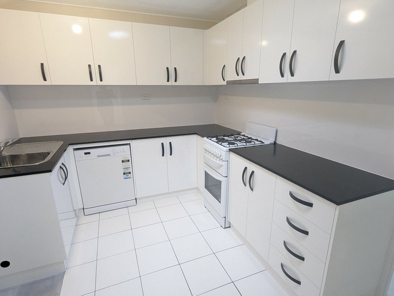 Photo - 2/113 Jensen Street, Whitfield QLD 4870 - Image 3
