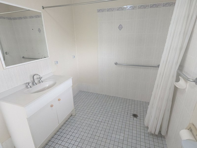 Photo - 2/113 Jensen Street, Whitfield QLD 4870 - Image 9