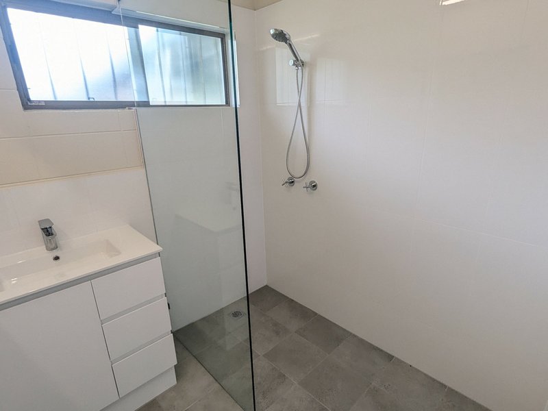 Photo - 2/113 Jensen Street, Whitfield QLD 4870 - Image 10