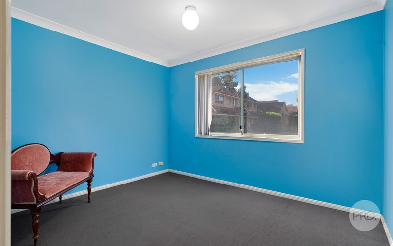 Photo - 2/113 The Lakes Drive, Glenmore Park NSW 2745 - Image 7