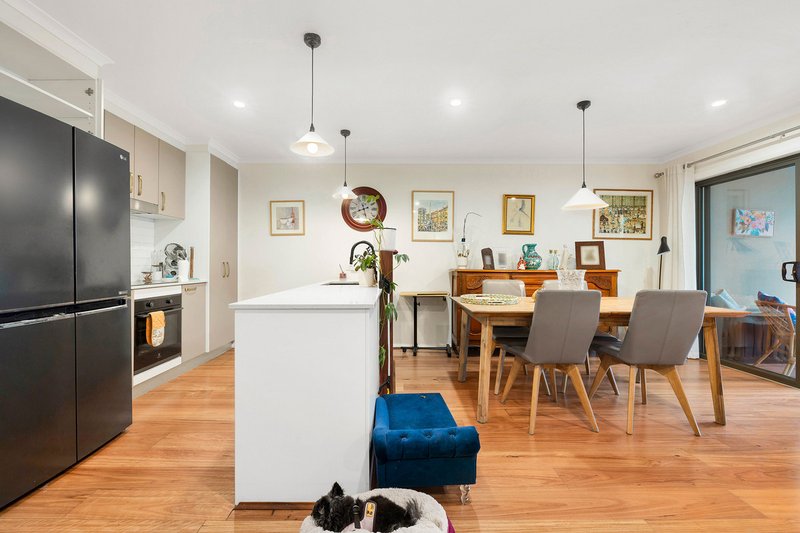 Photo - 2/114 Athllon Drive, Greenway ACT 2900 - Image 2