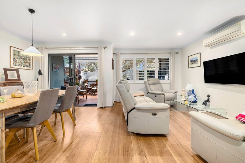 Photo - 2/114 Athllon Drive, Greenway ACT 2900 - Image 3