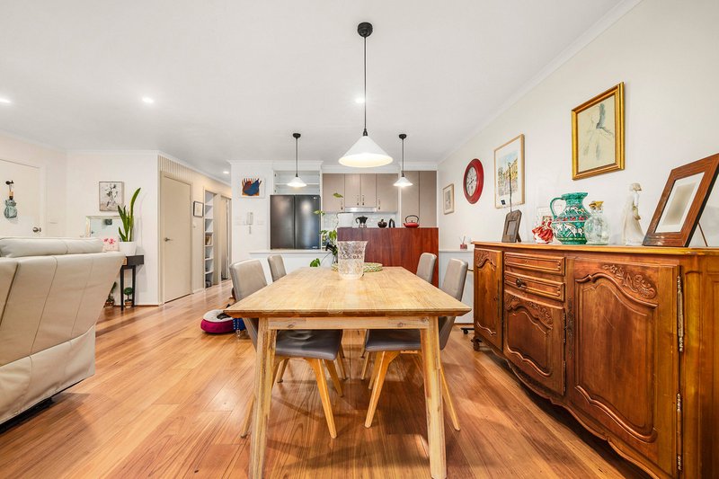 Photo - 2/114 Athllon Drive, Greenway ACT 2900 - Image 5