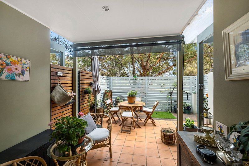 Photo - 2/114 Athllon Drive, Greenway ACT 2900 - Image 7