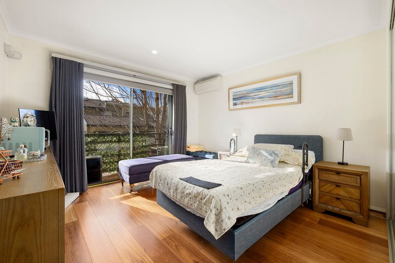 Photo - 2/114 Athllon Drive, Greenway ACT 2900 - Image 9