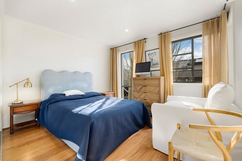 Photo - 2/114 Athllon Drive, Greenway ACT 2900 - Image 11